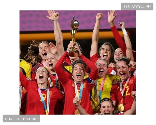 世界杯新冠军揭晓后的故事分析与赛事亮点解读