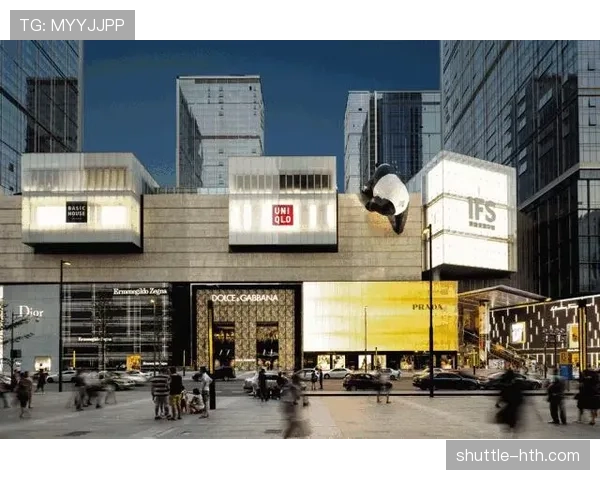 辛德胡训练完直接去逛奢侈品店，这消费节奏谁跟得上